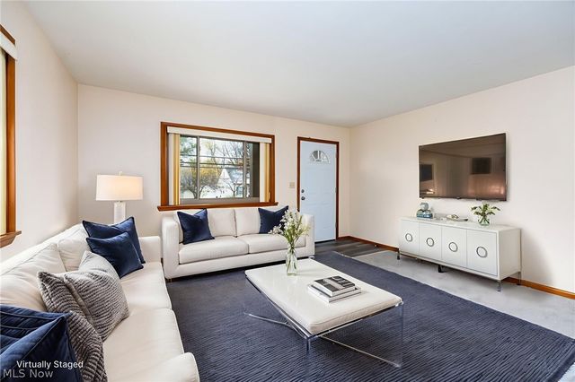 84 Pfeiffer Avenue, Akron, OH 44312