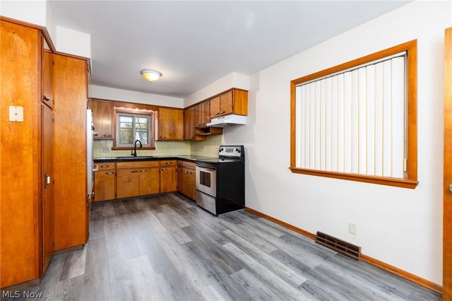 84 Pfeiffer Avenue, Akron, OH 44312