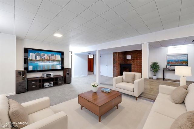 84 Pfeiffer Avenue, Akron, OH 44312