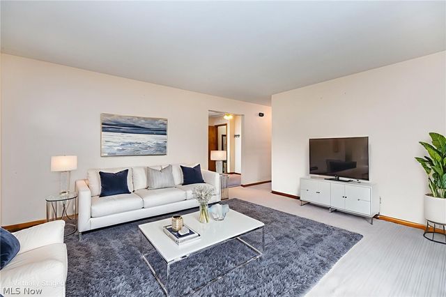 84 Pfeiffer Avenue, Akron, OH 44312