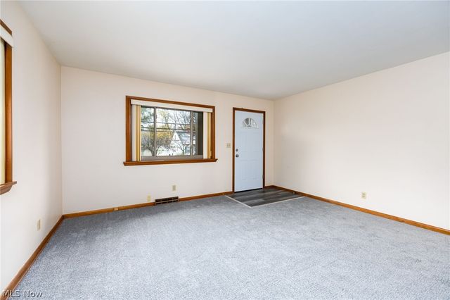 84 Pfeiffer Avenue, Akron, OH 44312