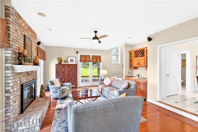 2121 West Grove Drive, Pine Twp, PA 15044