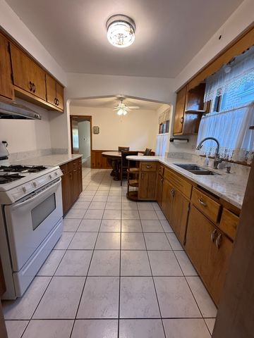 3916 W 59th Place, Chicago, IL 60629