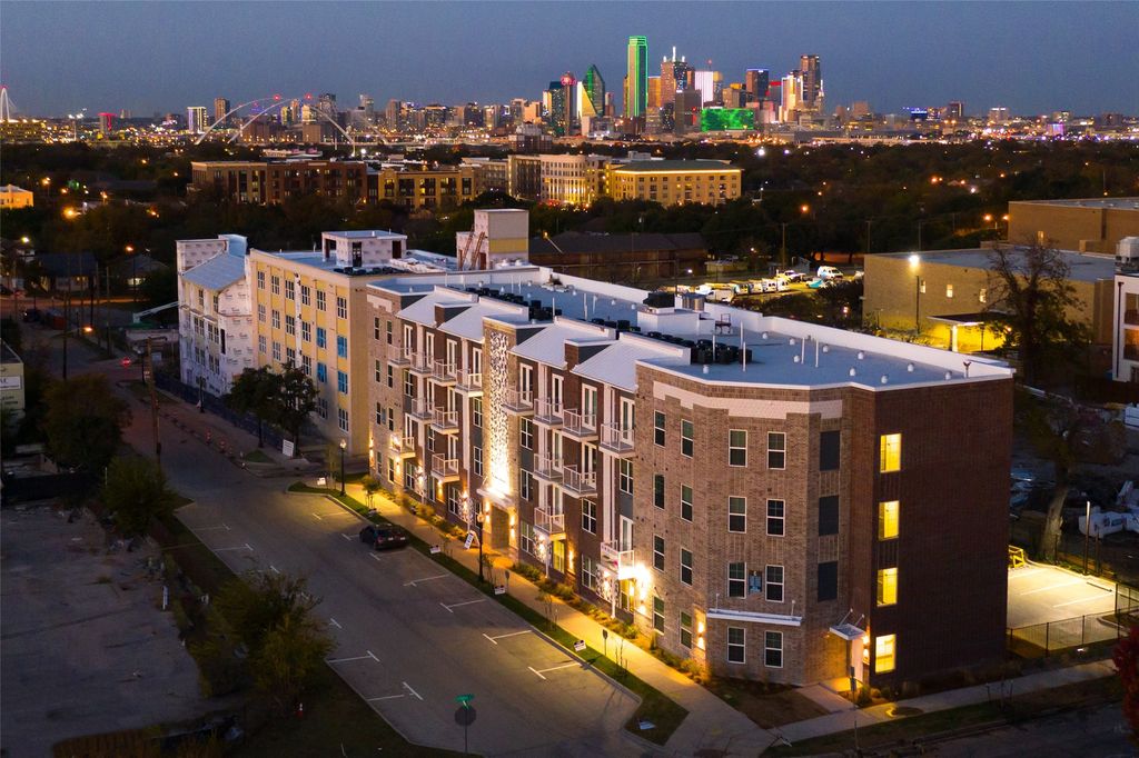 120 N Madison Avenue 2202, Dallas, TX 75208