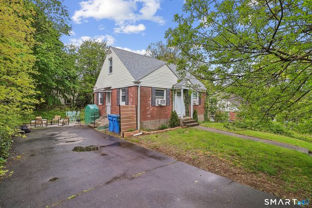 26 Farnsworth Street, Hamden, CT 06517