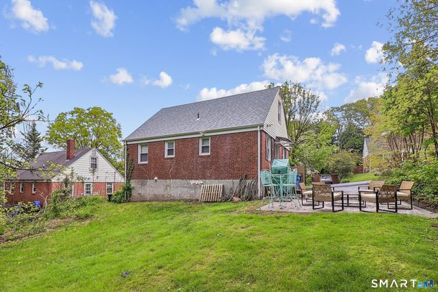 26 Farnsworth Street, Hamden, CT 06517