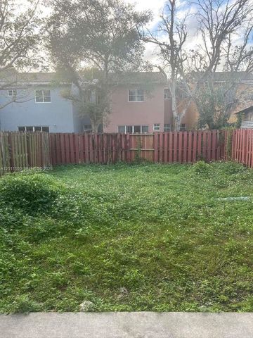 760 SW 6th Ct ., Florida City, FL 33034