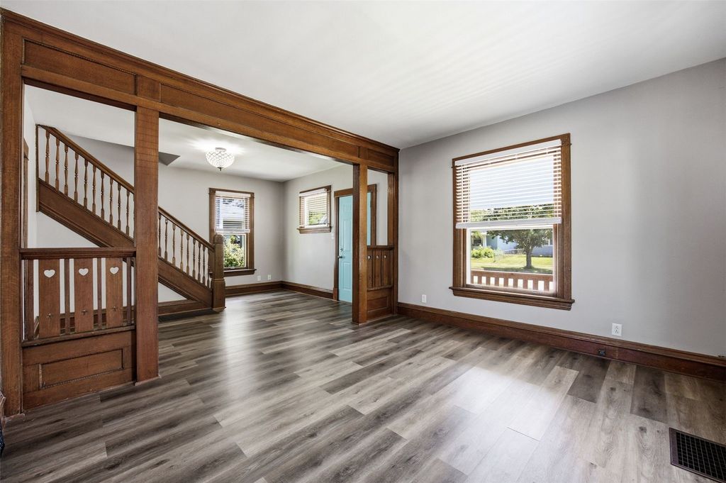 1546 6th Ave SE, Cedar Rapids, IA 52403
