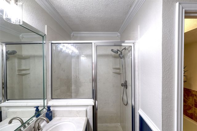 5500 Bello Vista Drive, Sherman, TX 75090