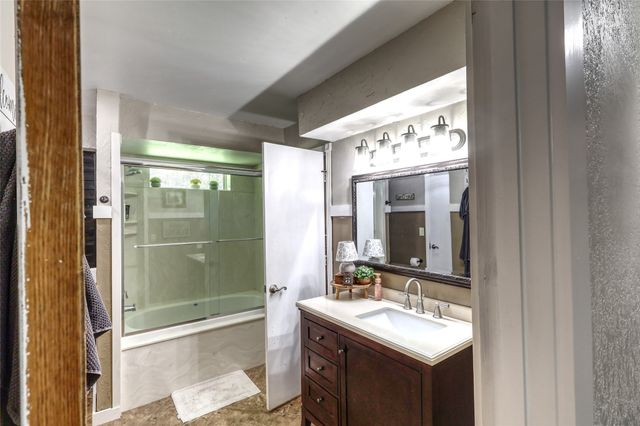 5500 Bello Vista Drive, Sherman, TX 75090
