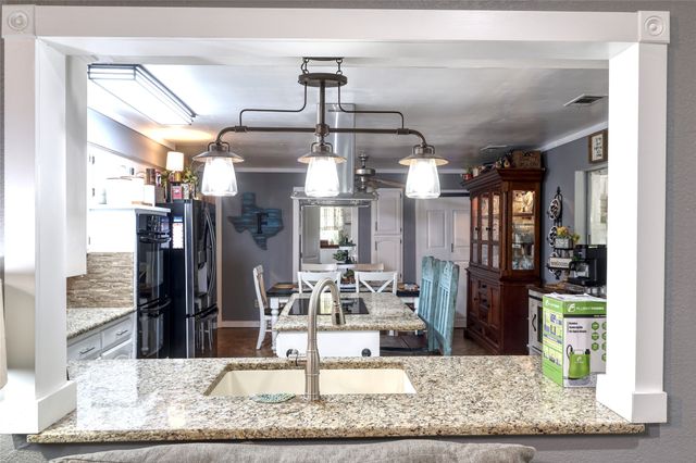 5500 Bello Vista Drive, Sherman, TX 75090