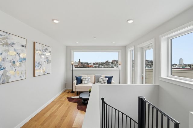 267 Old Colony 606, Boston, MA 02127