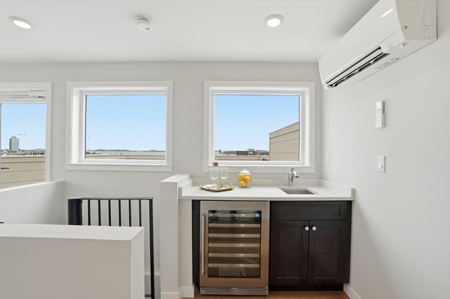 267 Old Colony 606, Boston, MA 02127