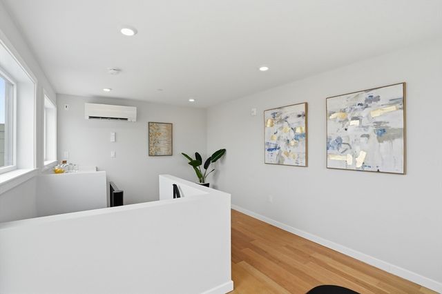 267 Old Colony 606, Boston, MA 02127