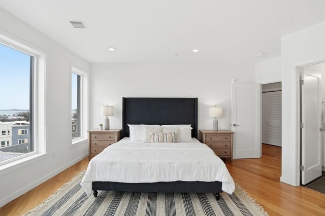 267 Old Colony 606, Boston, MA 02127