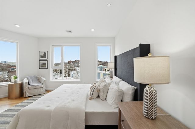 267 Old Colony 606, Boston, MA 02127
