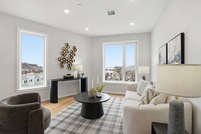 267 Old Colony 606, Boston, MA 02127