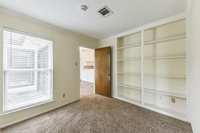 105 W Wildwinn Drive, Alvin, TX 77511