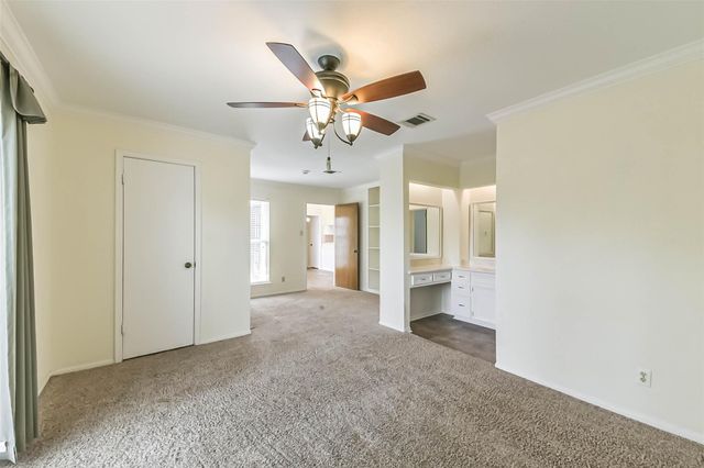 105 W Wildwinn Drive, Alvin, TX 77511