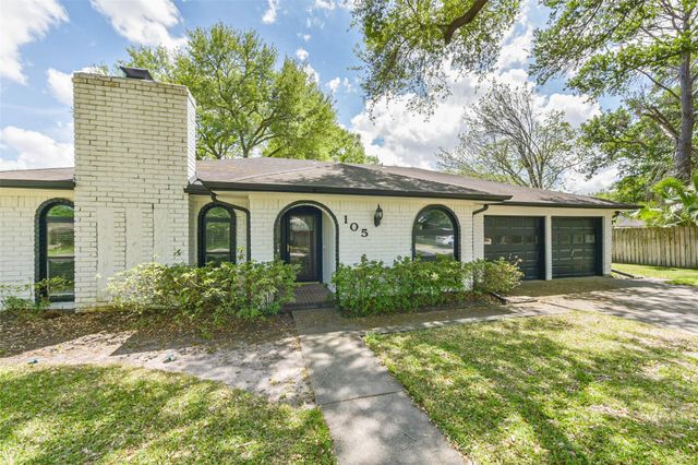 105 W Wildwinn Drive, Alvin, TX 77511