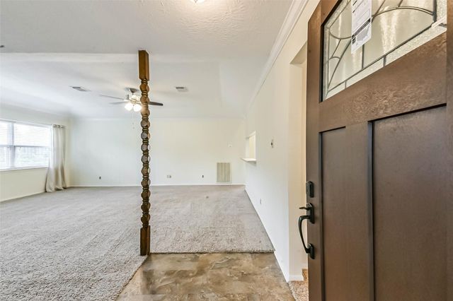 105 W Wildwinn Drive, Alvin, TX 77511