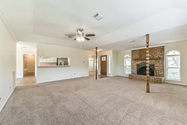 105 W Wildwinn Drive, Alvin, TX 77511