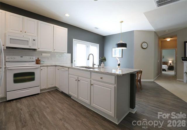 9112 Duckhorn Drive, Charlotte, NC 28277