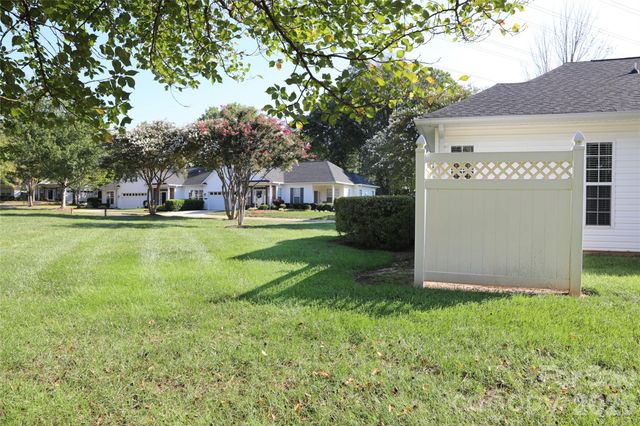 9112 Duckhorn Drive, Charlotte, NC 28277