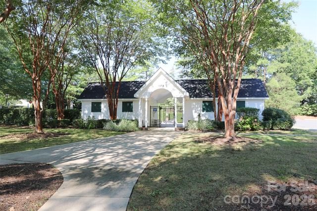 9112 Duckhorn Drive, Charlotte, NC 28277