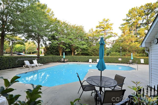 9112 Duckhorn Drive, Charlotte, NC 28277