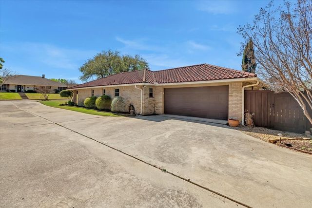 1111 Berkshire Court, Trophy Club, TX 76262