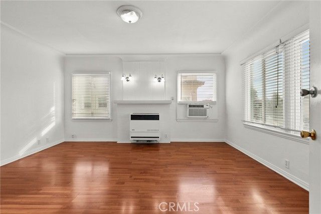 1322 S Van Ness, Los Angeles, CA 90019