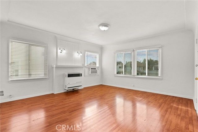 1322 S Van Ness, Los Angeles, CA 90019