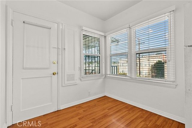 1322 S Van Ness, Los Angeles, CA 90019