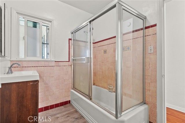 1322 S Van Ness, Los Angeles, CA 90019