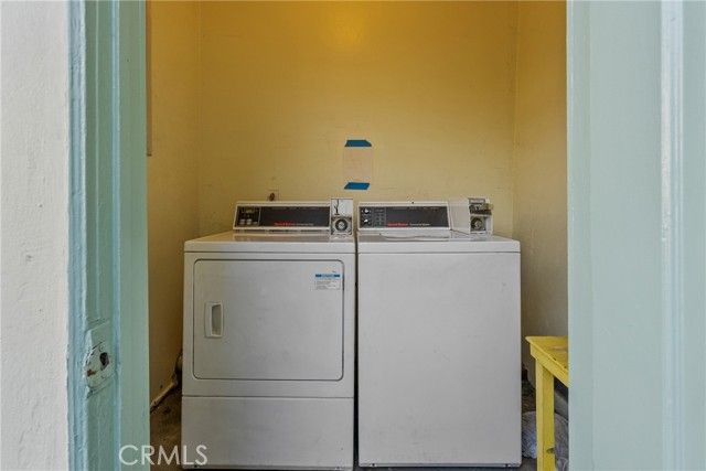 1322 S Van Ness, Los Angeles, CA 90019