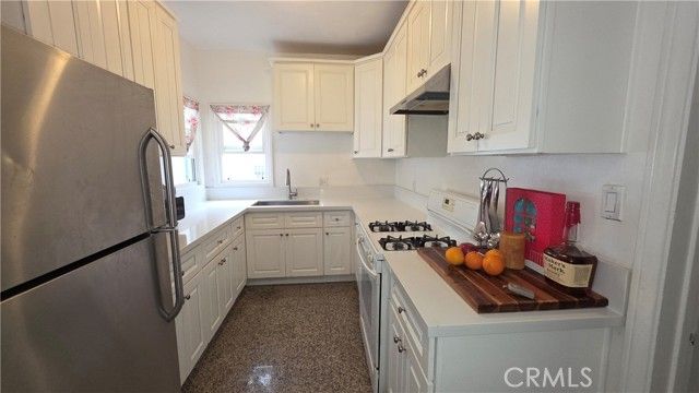 1322 S Van Ness, Los Angeles, CA 90019