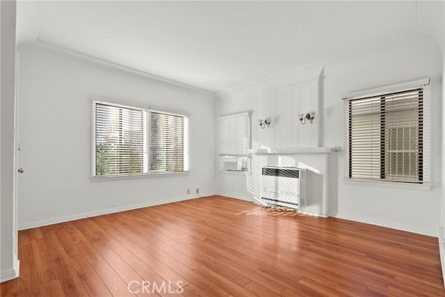 1322 S Van Ness, Los Angeles, CA 90019