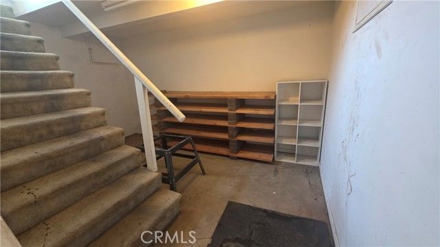 1322 S Van Ness, Los Angeles, CA 90019