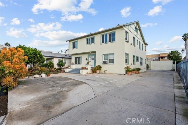 1322 S Van Ness, Los Angeles, CA 90019