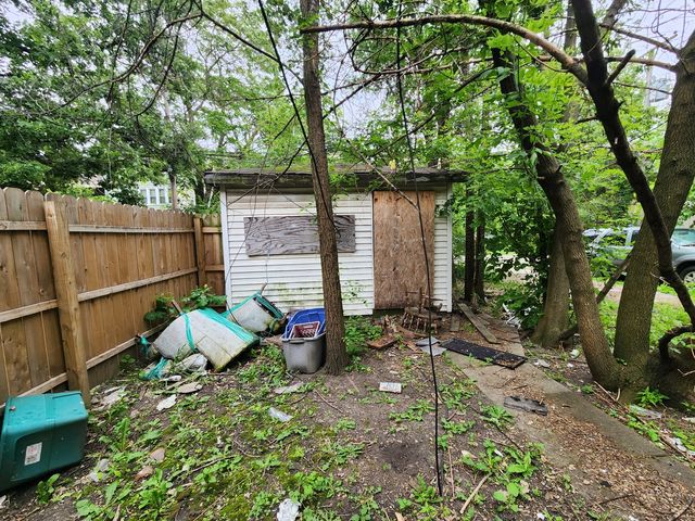 10525 S Corliss Avenue, Chicago, IL 60628