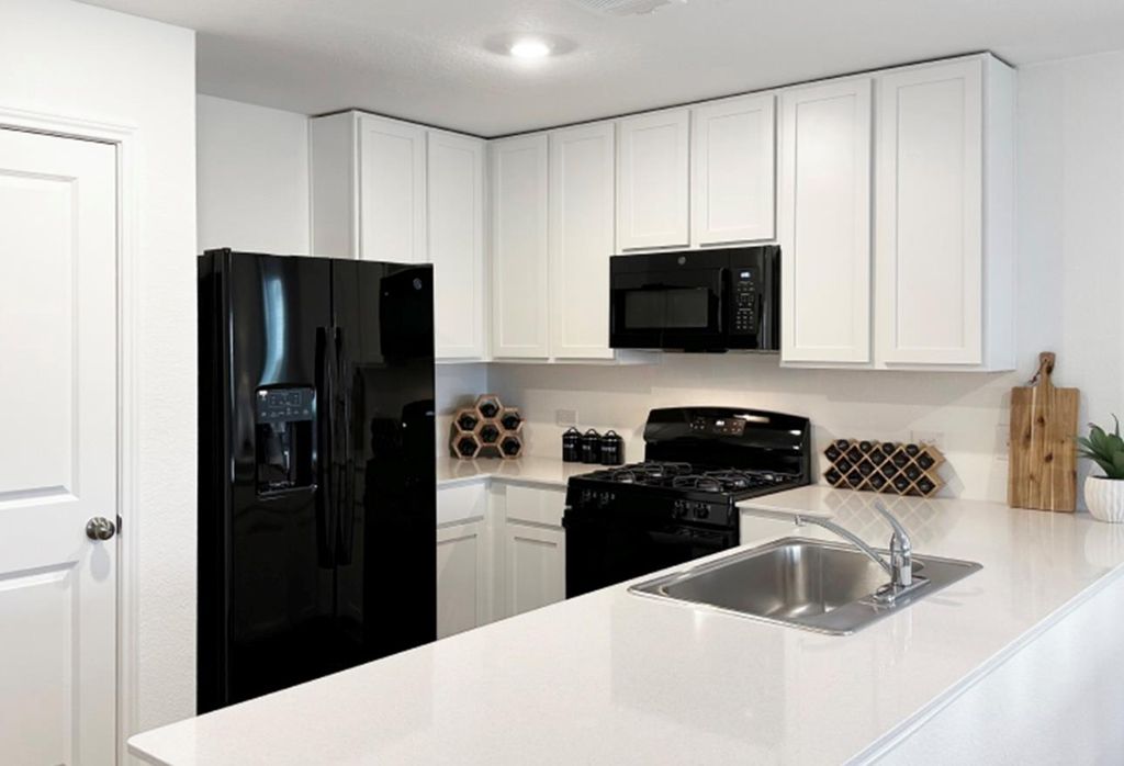 211 Heritage Groves RD, Bertram, TX 78605