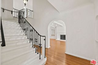 141 S Vista Street, Los Angeles, CA 90036