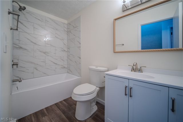 886 Bunker Hill, Medina, OH 44256