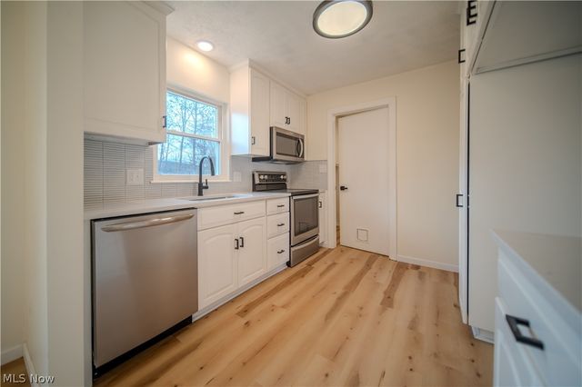 886 Bunker Hill, Medina, OH 44256