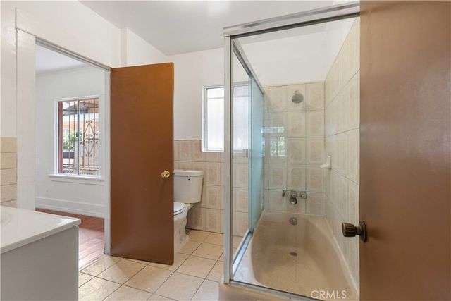 1021 W 53rd St, Los Angeles, CA 90037