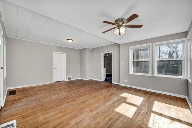 18526 Underwood Avenue, Cleveland, OH 44119