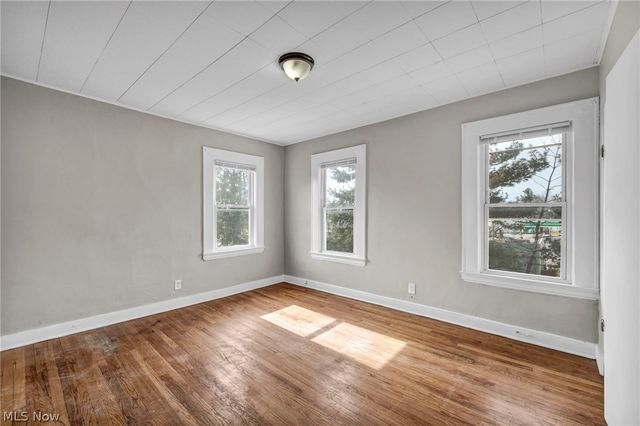 18526 Underwood Avenue, Cleveland, OH 44119