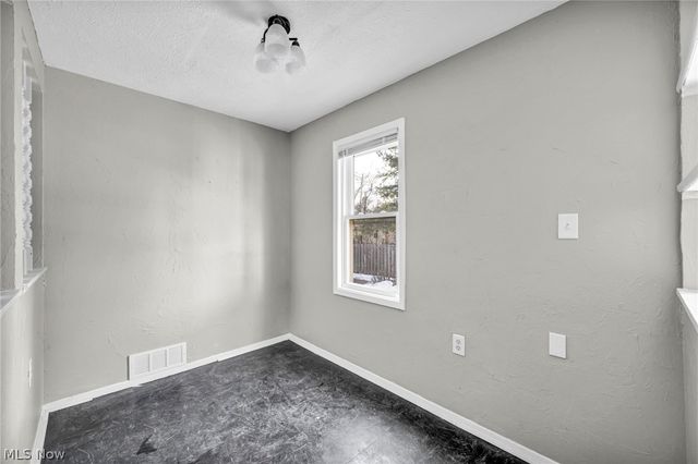 18526 Underwood Avenue, Cleveland, OH 44119