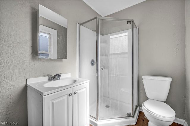 18526 Underwood Avenue, Cleveland, OH 44119